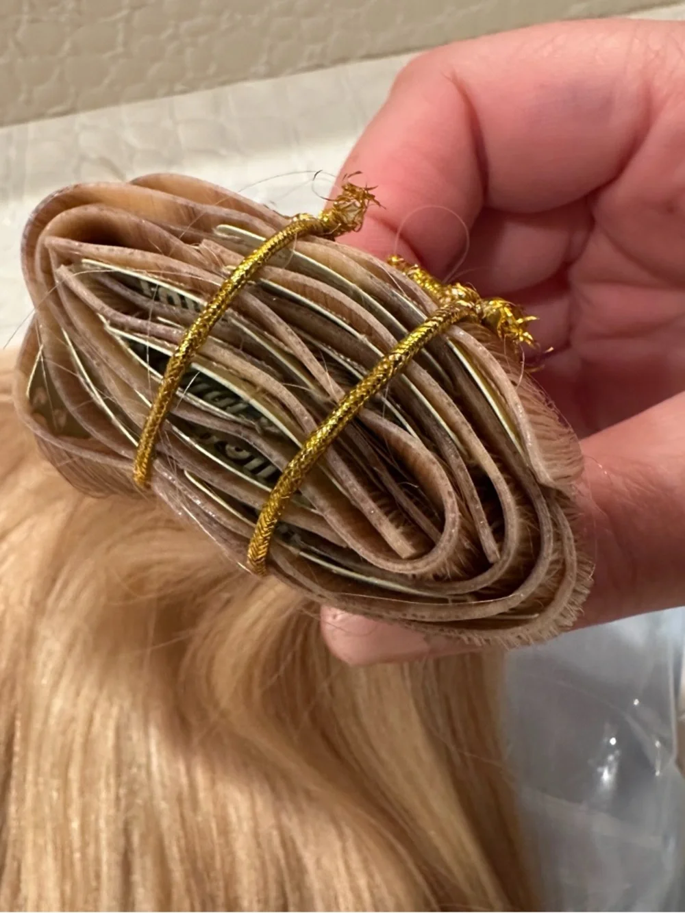 20” Dirty Blonde 18/22 Invisible Edge Clip in Human Hair Extensions 110g 7pc TB5